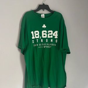 Men’s XL Celtics 18,624 Strong 2018 Playoffs T-Shirt